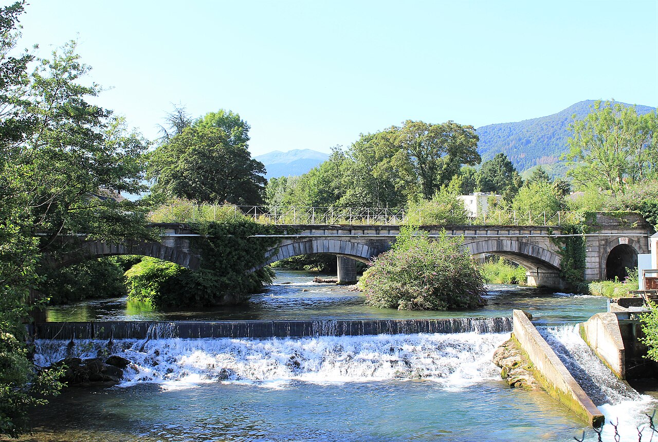 Pont sur l'Adour à Bagnères